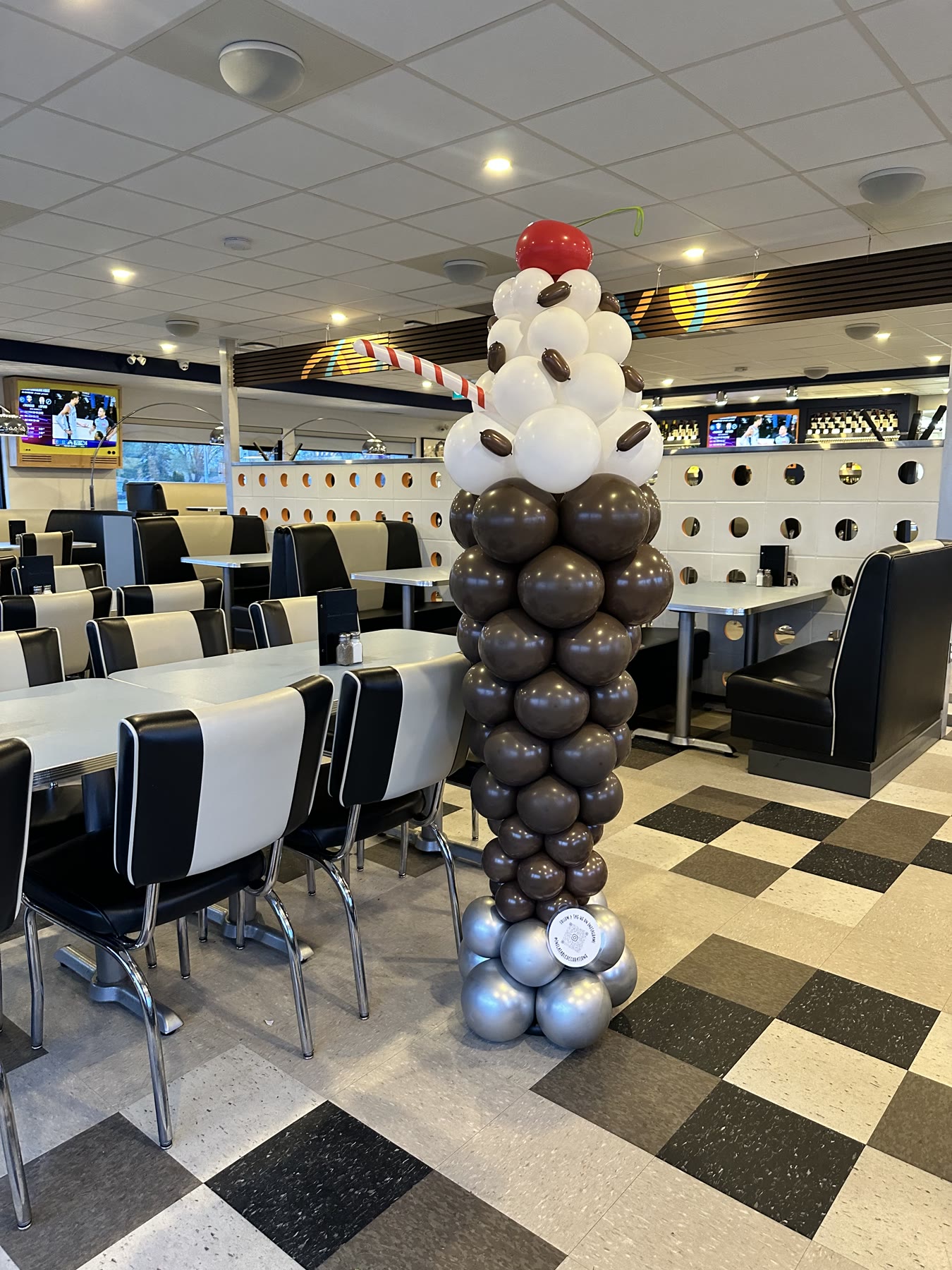 Columns balloon decor by Inflatable Decorations, Winnipeg